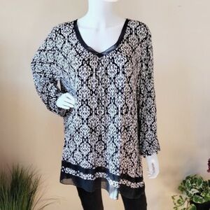 Chic Black and White Women's Tunic